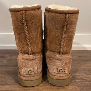 UGG Classic Short II